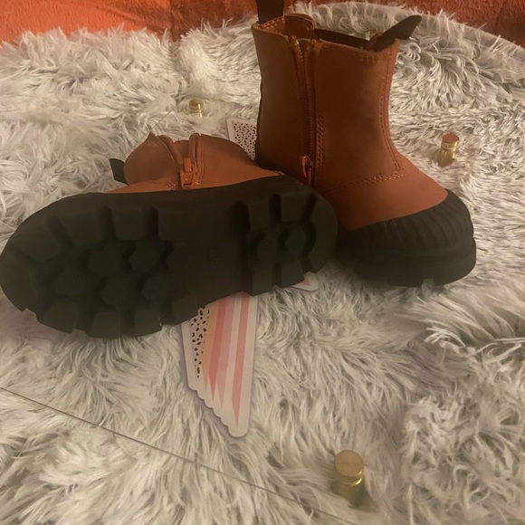 6.5 toddler H&M brown with black cap toe boots - Picture 2 of 3